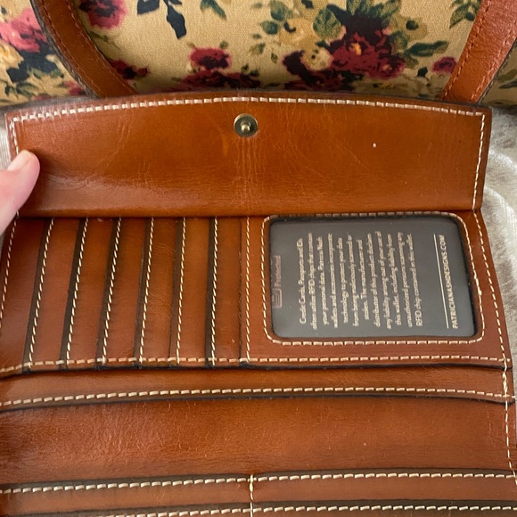 Patricia Nash Floral Tan and Brown Tote with Wallet - Picture 4 of 6